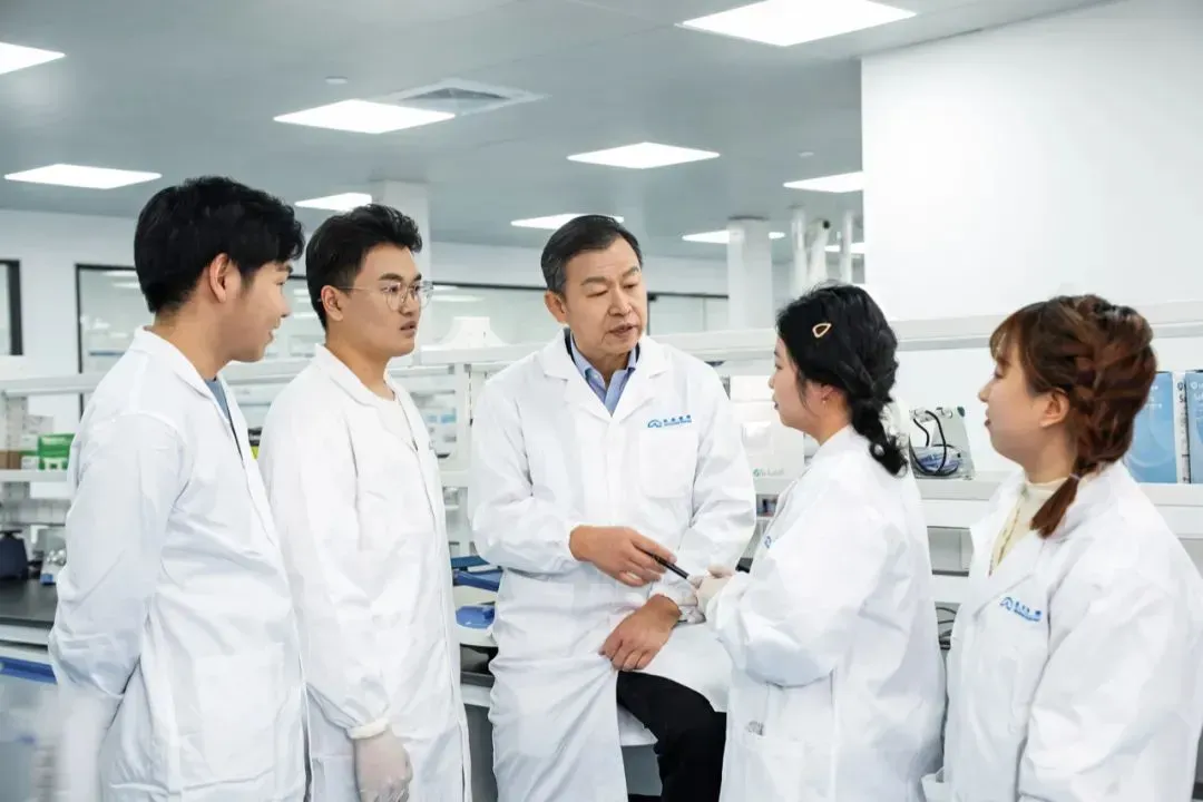 杨大俊一直觉得,对创新药而言,“出海”是个伪命题。